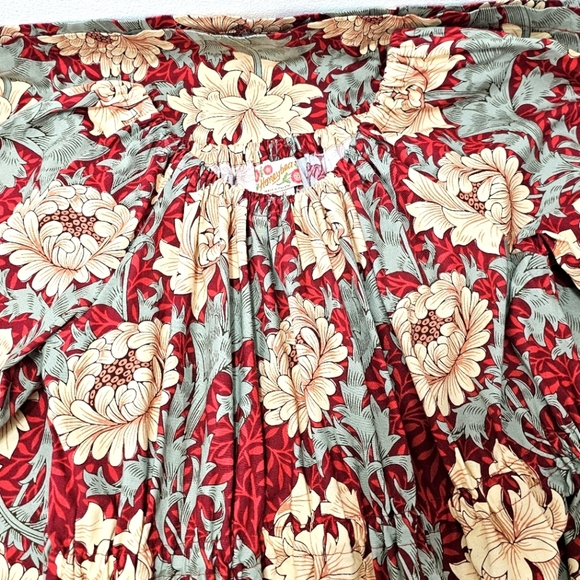 🇨🇦 Honeybea Studio Floral Maxi Dress - Picture 9 of 13